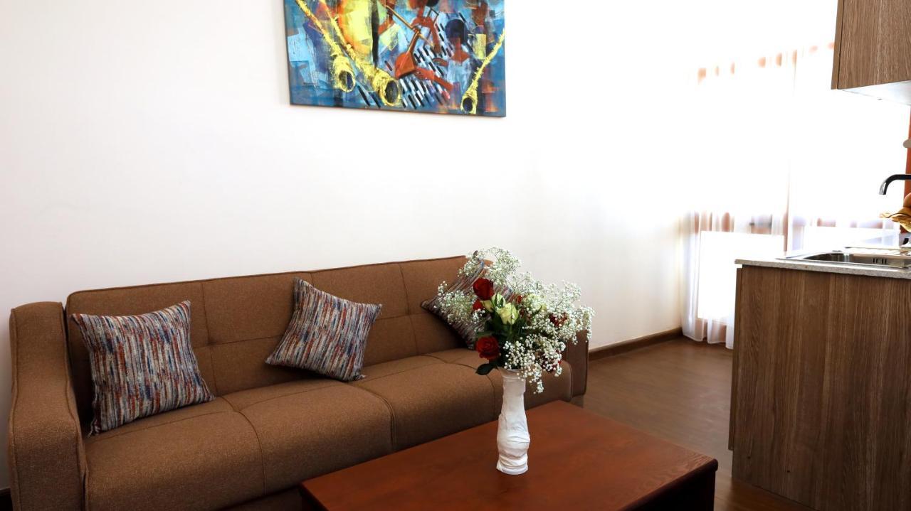Black Horse Hotel Apartment Adis Abeba Exterior foto