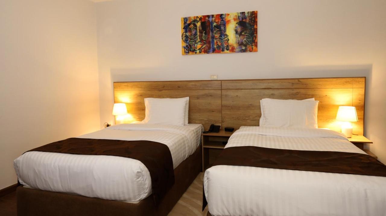 Black Horse Hotel Apartment Adis Abeba Exterior foto