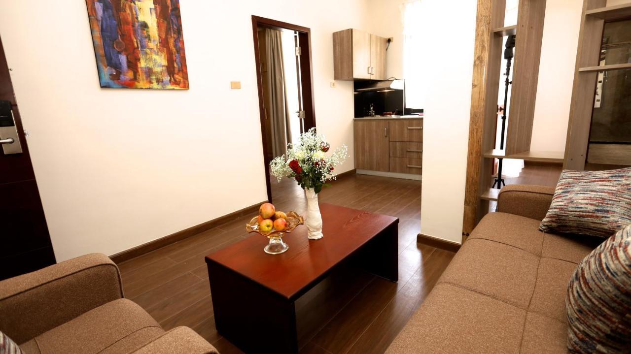 Black Horse Hotel Apartment Adis Abeba Exterior foto