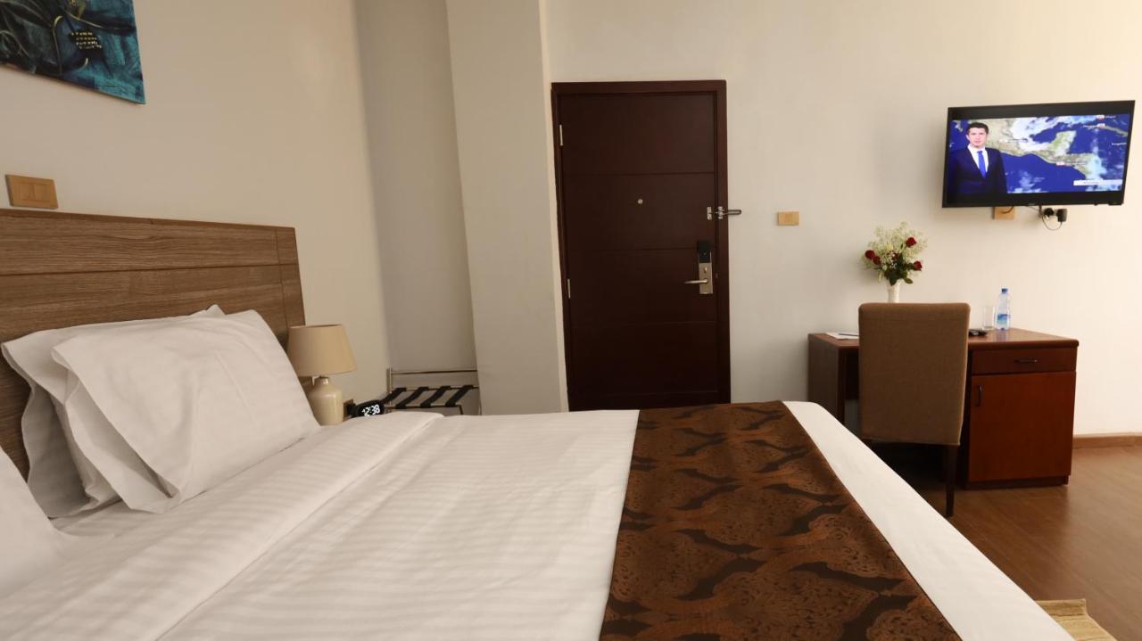 Black Horse Hotel Apartment Adis Abeba Exterior foto